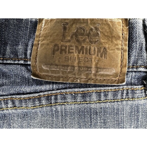 Lee Premium Select Classic Fit Men’s Jeans 38x32 Straight Leg Medium Wash - Picture 4 of 6